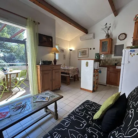 Apartment Avec Piscine, Parking - 6 Pers. Frejus