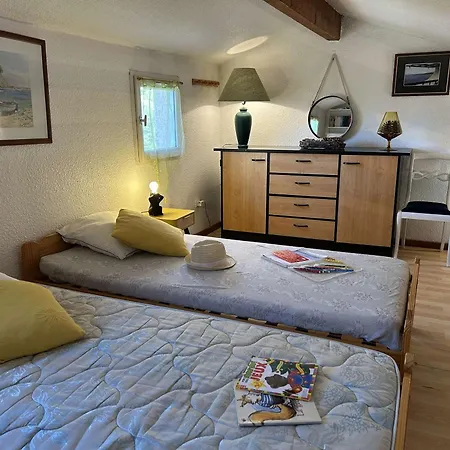 Appartement Avec Piscine, Parking - 6 Pers. - Fr-1-226a-224 *
